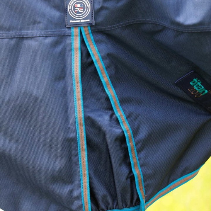titan-200g-turnout-rug-with-snug-fit-neck-cover-200856n-576392_768x.jpg