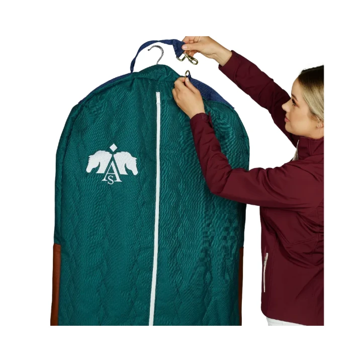 ArenaGarmentBag5_1400x.webp