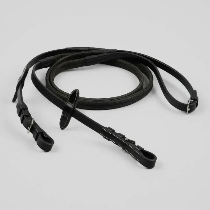 Cassano-Rubber-Reins-Black-3_c68a79a9-224e-487d-9466-456d0e79337e_1600x.webp