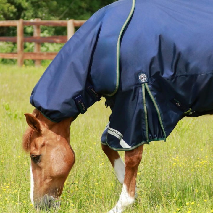 Titan-40-Turnout-Rug-Navy-3.jpg