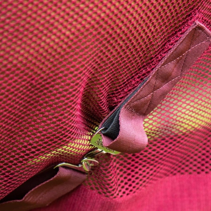 Arisca-Scrim-Cooler-Burgundy-3.jpg
