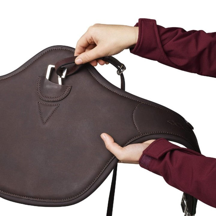 Arena_StudGirth_CentreD_BRN_attach_LR.jpg