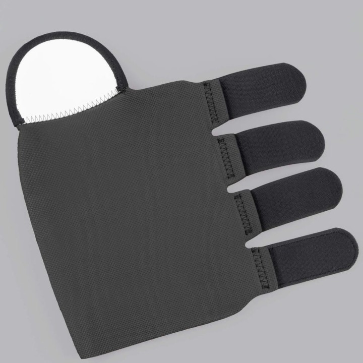 Padded-Tail-Guard-with-Detachable-Bag-Black-4.jpg