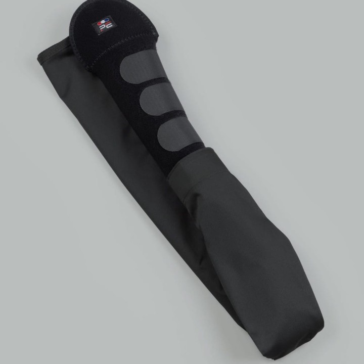 spare-horse-tail-bag-black.jpg