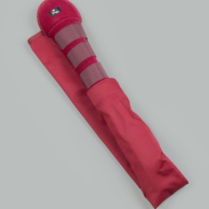 spare-horse-tail-bag-burgundy.jpg