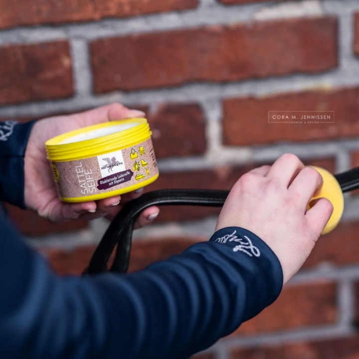 Bense&amp;Eicke_Saddle_Soap