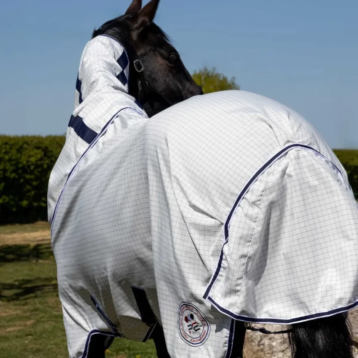 Cotone-Stable-Sheet-with-Neck-Navy-Check-6_1600x.webp