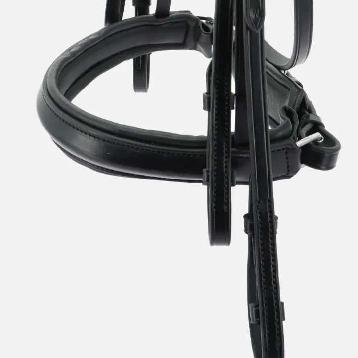 588-259_ergonomic_ii_black_chrome_iso_3_shop.webp