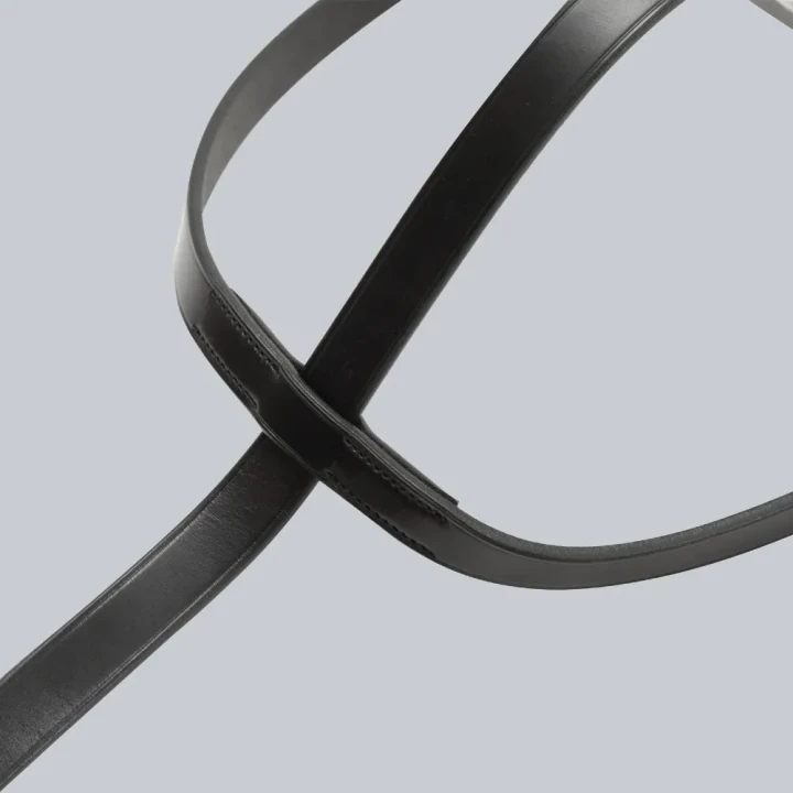 Gressan-Standing-Martingale-Black-3_1600x.webp