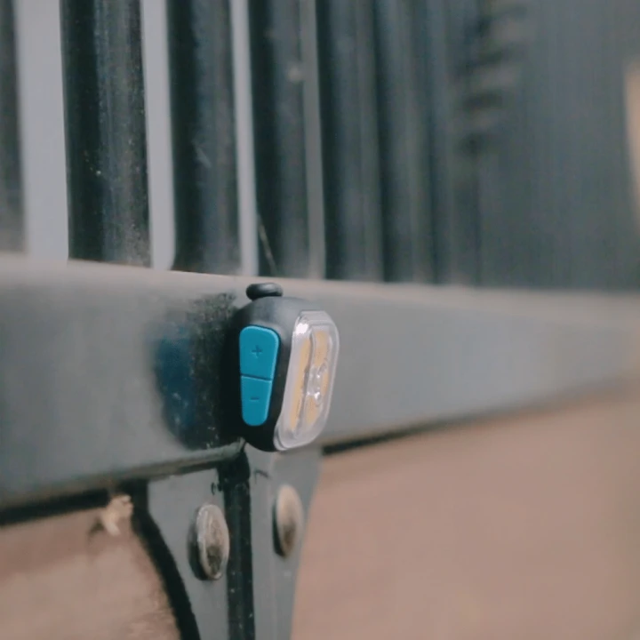 6-Barn-Attach-Light01.png